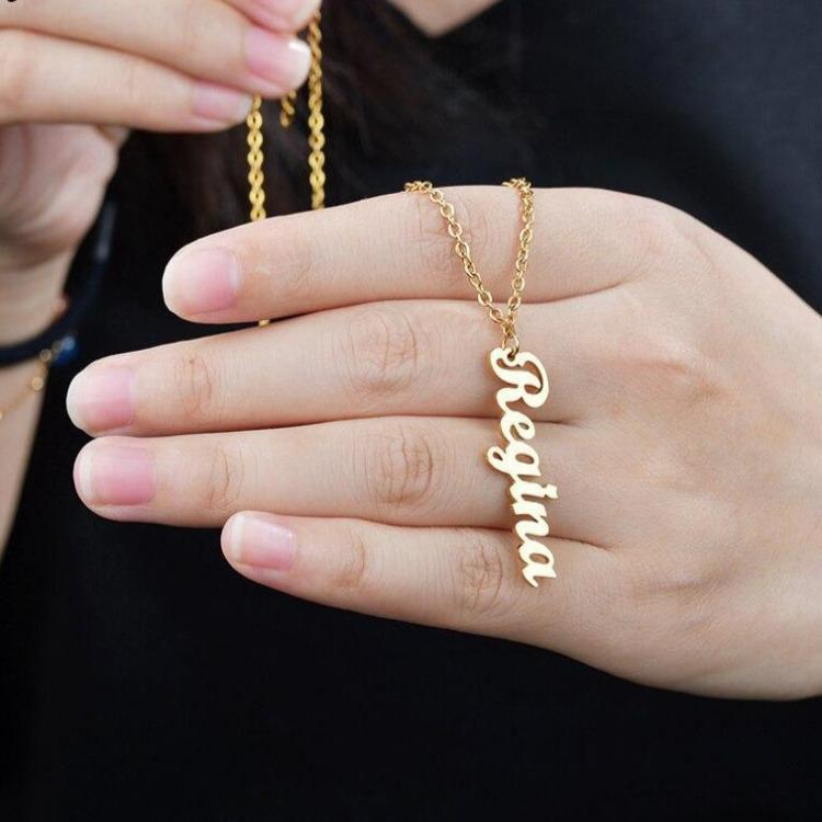 Collier Personnalisé Prénom Vertical